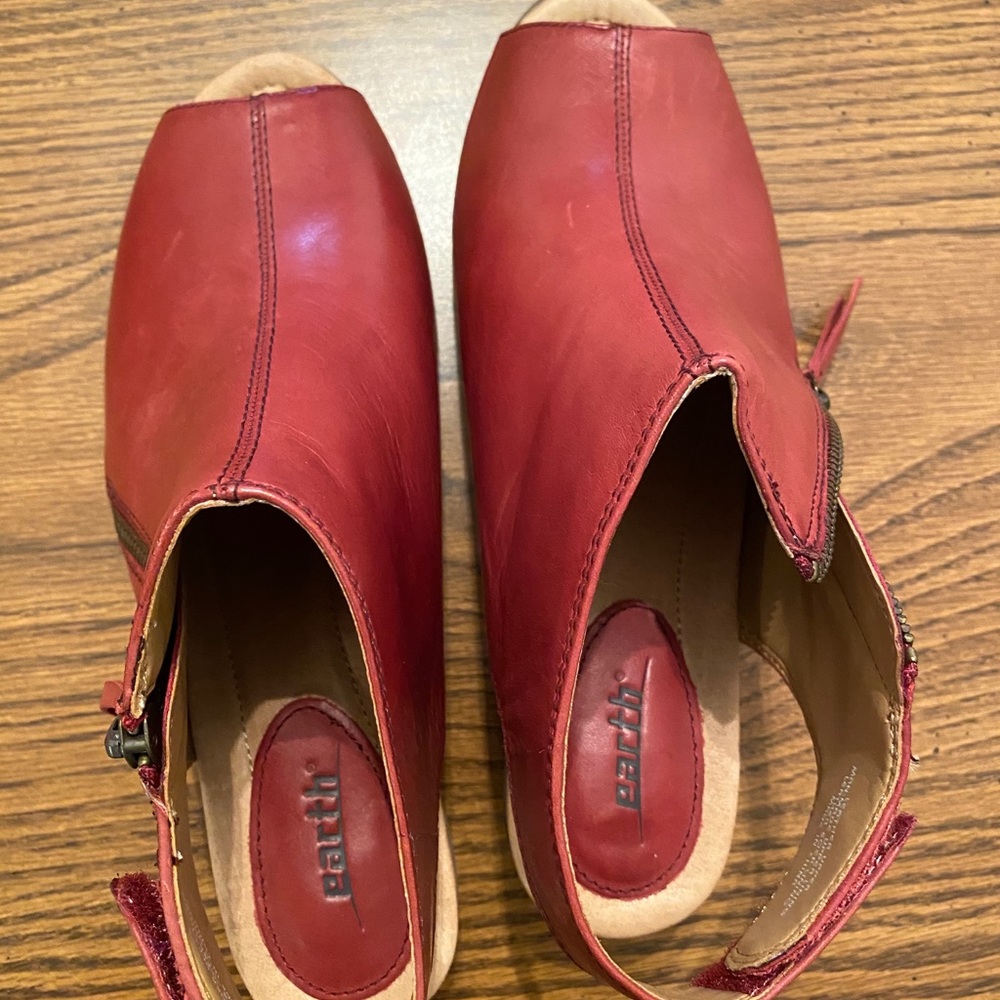 Earth sandals kristy